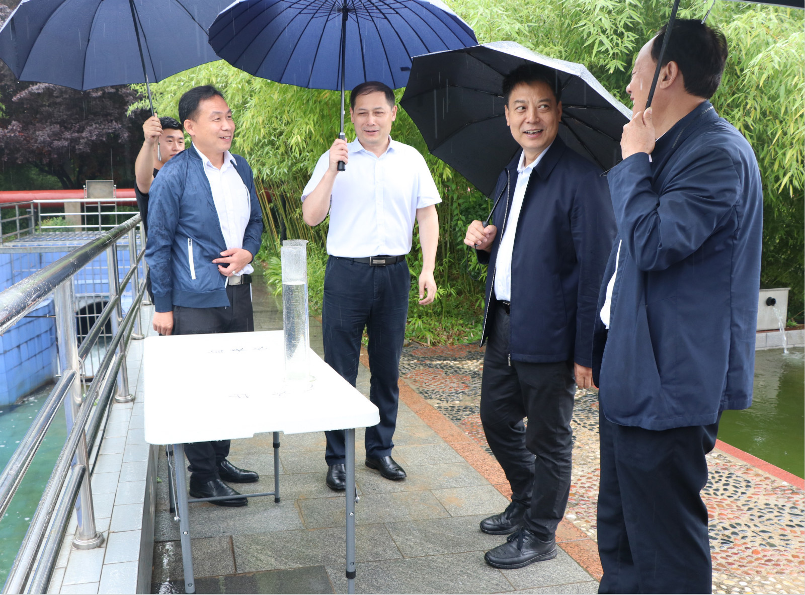 树立环境意识  建设绿色家园 