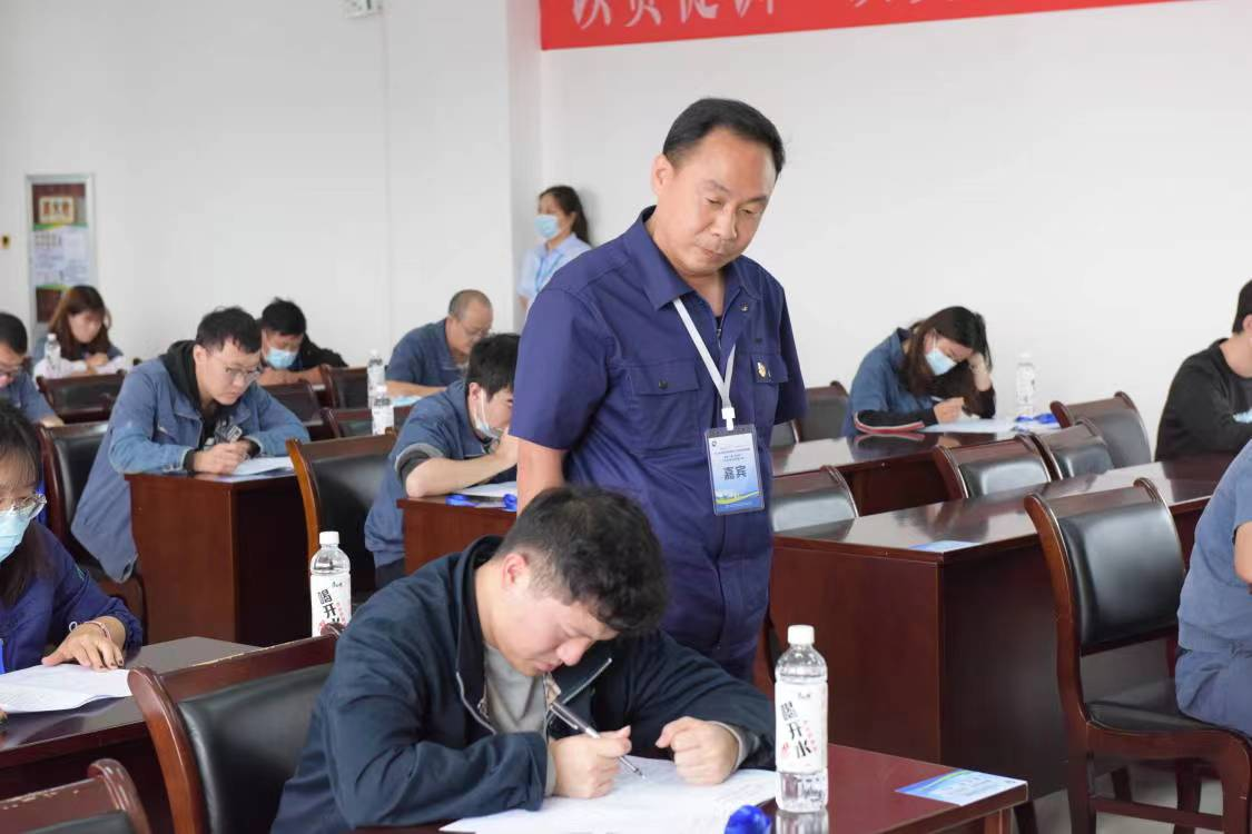 亮创业兵利剑 展水务人风采