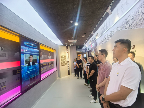 警钟长鸣知敬畏 防微杜渐守廉心