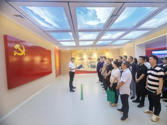 警钟长鸣知敬畏 防微杜渐守廉心