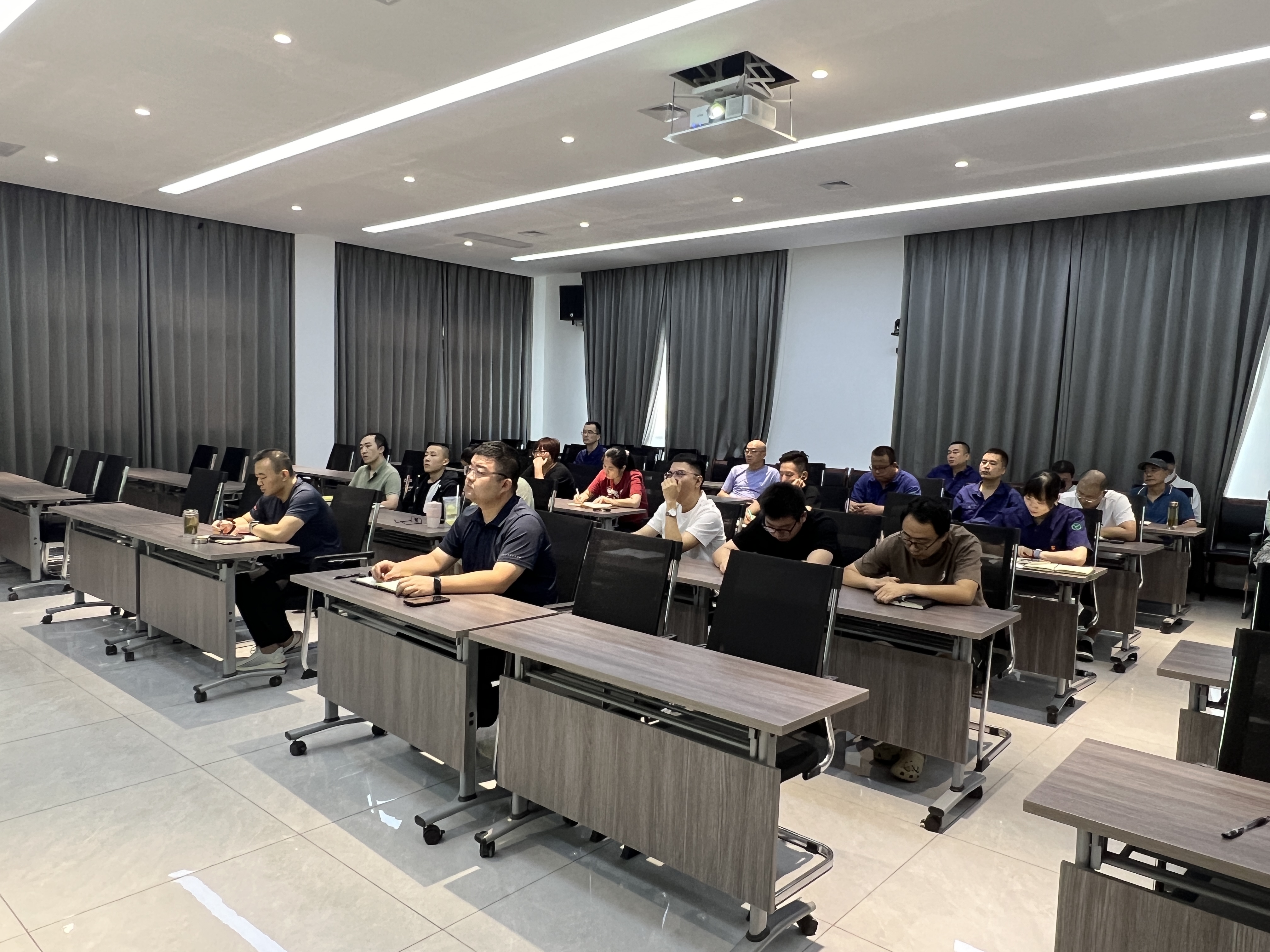 强化安全意识  绷紧安全之弦 ——西安公司举办安全业务知识培训